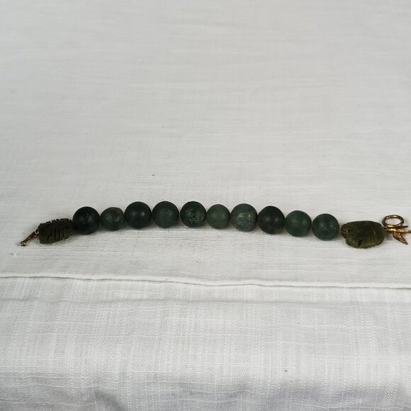 Beautiful Natural Jade Stone Frosted Bead Bracelet Gold Tone Accents - Picture 2 of 8